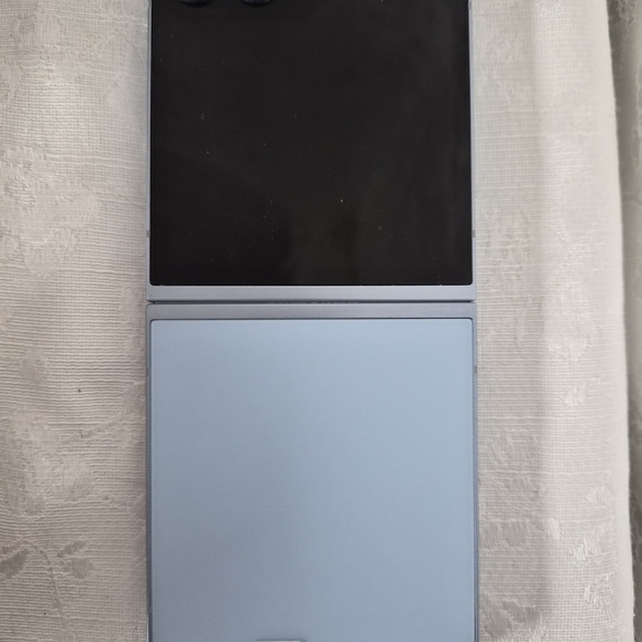 Samsung Z Flip6 Unlocked Light Blue 256 MB